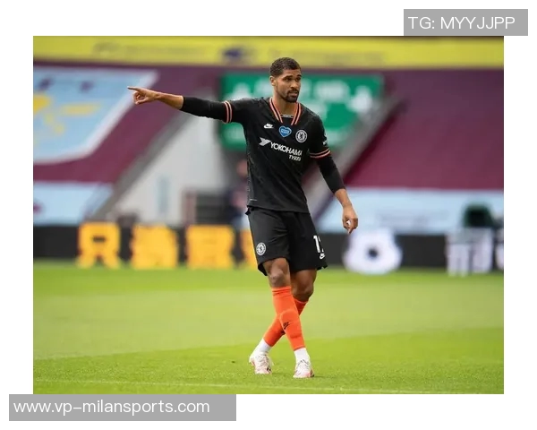 奇克重返英格兰国家队七年后获赠纪念帽子表达喜悦之情